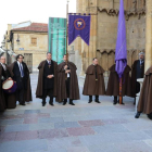 Acto de la Cofradía del Santísimo Cristo de la Expiración y del Silencioen el Locus Apellationis de la Catedral de León