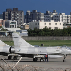 Dos Mirage 2000-5 de las fuerzas áreas taiwanesas, ayer en su base de Hsinchu. RICHIE B. TONGO