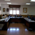 La imagen muestra la reunión de ayer de la Diputación y los Ceas en Torre