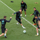 Cristiano, en el centro, se quitó un peso de encima tras marcar al Getafe su primer gol en Liga. JJGUILLEN