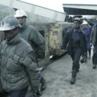 Los prejubilados de la mina (en la imagen trabajadores de Uminsa), reclaman los retrasos.