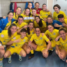 Las jugadoras del Olímpico de León tras su triunfo en Oviedo. DL