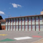 Exterior de uno de los edificio del colegio Trepalio, dónde el Ayuntamiento realiza varias obras.