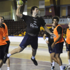 Carou, en un entrenamiento con el Reale Ademar antes de partir para los Panamericanos.