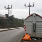 Los huelguistas pusieron en Santo Tomás de las Ollas una pancarta contra el presidente de Gersul.