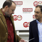 Ignacio Fernández y Arturo Fernández, secretarios generales de CC.OO. y UGT en León.