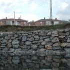 Imagen de la escollera realizada en el pozo Picón del río Bernesga