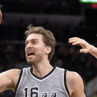 Pau Gasol durante el partido de los Spurs contra Sacramento Kings.