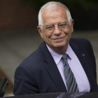 El ministro de Exteriores, Josep Borrell, a su llegada al primer Consejo de Ministros de Sánchez.