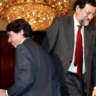 Aznar y Rajoy, ayer, durante la presentación de un estudio de la Faes