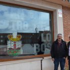 El pedáneo y el alcalde en el nuevo centro cultural. MEDINA