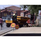 Los trabajos están ya pendiente de la colocación de la acera que aumentará la seguridad de los peatones.
