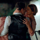 Miguel Ángel Silvestre y Paula Echevarría, en 'Velvet'.