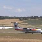 Un avión de la franquicia de Iberia durante una de sus operaciones en el aeropuerto de Burgos