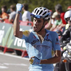 El ciclista italiano del Astana Fabio Aru celebra su victoria en el undécima etapa de la Vuelta Ciclista España.