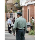 Momento en el que el cadáver sale de la casa donde fue hallado