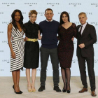 Los actores del nuevo Naomie Harris, Lea Seydoux, Daniel Craig, Monica Bellucci y Christoph Waltz.