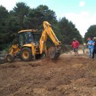 La máquina de la Cepeda trabajó sin éxito durante la tarde en el paraje de Los Campos. ARMH
