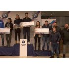 Ángel López (Bernesga Motor), a la izquierda, con los tres equipos que ocuparon el podio de la Copa BMW en su edición de 2017. DL