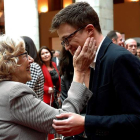 Fotografía de archivo del pasado año de la alcaldesa de Madrid y el diputado de Podemos, Íñigo Errejón. CHEMA MOYA