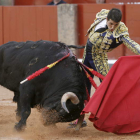 El diestro Javier Castaño durante la lidia.