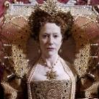 La actriz Helen Mirren, oscarizada por su papel como Isabel II, da vida a Elizabeth I de Inglaterra