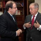 Juan Vicente Herrera y Salvador Gabarró, en el transcurso de la reunión.