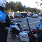 Dos agentes de la Policía Local de León. RAMIRO