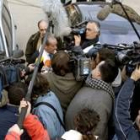 El abogado de Mainar atiende a los medios de comunicación al comenzar el interrogatorio