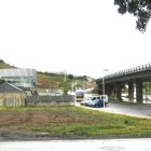 Terrenos próximos al viaducto de la N-VI donde se edificará la estación de autobuses.