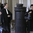 Isabelle Coutant-Peyre, abogada y esposa de Carlos, a su llegada al juicio, este lunes, en París.