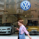 Concesionario de Volkswagen en la calle del Comte dUrgell de Barcelona.