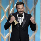 Ben Affleck recoge el premio al mejor director por 'Argo', esta madrugada en la gala de los Globos de Oro, en Beverly Hills.