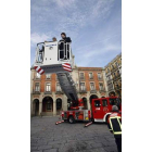 Mañueco presentó el nuevo camión de bomberos de Zamora.