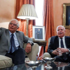 Josep Borrell con el ministro de Exteriores palestino Riad Malki.