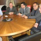 Álvarez, Díaz, Ramón, Perandones y Azuara al término de la reunión.