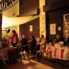 Un grupo de trabajadoras de la limpieza acampan en la plaza Syntagma para pedir su readmisión en el Ministerio de Economía.