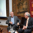 Luis Mateo Díez y Cándido Alonso hablaron en Madrid del poeta villafranquino.