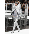 Lagerfeld apuesta por una moda futurista. IAN LANGSDON