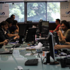 El equipo de Plain Concepts junto con alguna imagen identificativa de su marca de viodeojuegos.