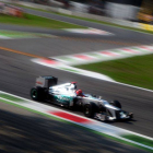 Schumacher durante la primera sesión de entrenamientos libres del Gran Premio de Monza, en la que ha marcado el mejor tiempo.