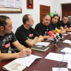 Los líderes sindicales en León en la convocatoria del paro junto a los mineros encerrados.