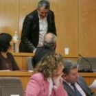 Martínez, en el centro, departe con Rocío Mateos y Manuel Arias