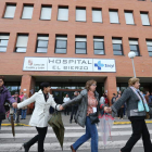 Movilización ‘Abraza tu hospital’ contra el cierre de camas que tuvo lugar en 2014. ANA F. BARREDO