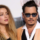 Johnny Depp demanda a Amber Heard y exige 50 millones de dólares.
