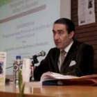 Suárez-Quiñones pronuncia una conferencia, en una imagen de archivo