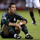 Gesto de Cristiano Ronaldo tras perder frente al Sevilla en el Sánchez Pizjuán.