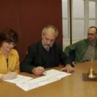 Un momento de la firma del convenio entre el Colegio de Arquitectos y Amidown