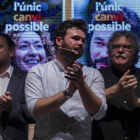 Oriol Junqueras, Gabriel Rufián y Joan Tardà, este jueves, en el arranque de la campaña de ERC en Barcelona.