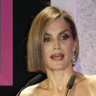 Letizia luce cambio de 'look' en la entrega de los Premios Woman.